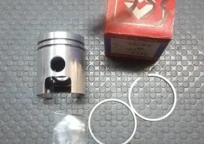 PISTONE DIAM. 40 PIAGGIO VESPA 50 ASSO WERKE - Annuncio 7959268