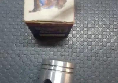 PISTONE NUDO DIAM. 40 PIAGGIO VESPA 50 ASSO WERKE - Annuncio 7959308