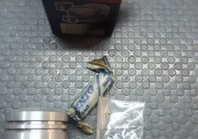 PISTONE DIAM. 39,6 PIAGGIO VESPA 50 ASSO WERKE - Annuncio 7959570