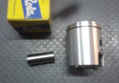PISTONE DIAM. 48,6 SPINOTTO 15 PIAGGIO VESPA 90 ROTA PISTONI - Annuncio 7959893