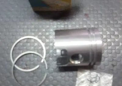 PISTONE DIAM. 43,2 PIAGGIO VESPA METEOR PISTONI - Annuncio 7959972