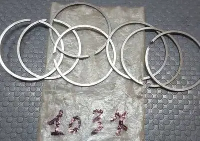 SEGMENTI MOTORE ZUNDAPP 175 CC LAVERDA - Annuncio 7968613