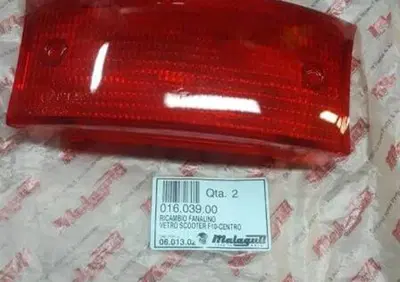 VETRO FANALINO POST. F10 CENTRO Malaguti - Annuncio 7973219