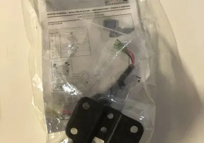 STAFFA XMAX GPS (2010-->) cod:37PW077900 Yamaha - Annuncio 7974037