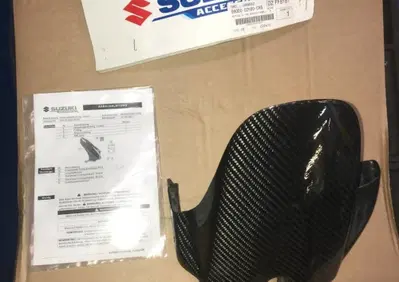 PARAFANGO POSTERIORE IN CARBONIO SUZUKI - Annuncio 7974501