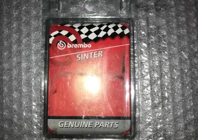SET PASTIGLIE SINTERIZZATE PER SUZUKI GSX-R600/750 Brembo - Annuncio 7975069
