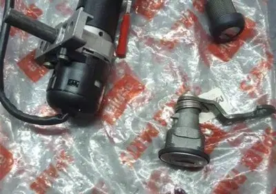 KIT SERRATURE SCARABEO 50 4T Aprilia - Annuncio 7975146