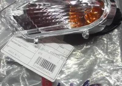 FRECCIA ANT. DX AGILITY R16 50 125 150 200 Kymco - Annuncio 7985732