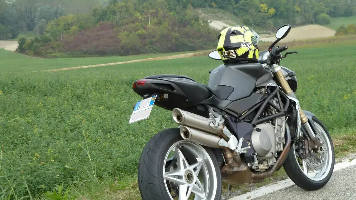 MV Agusta Brutale 750 S (2002 - 06)  (2)