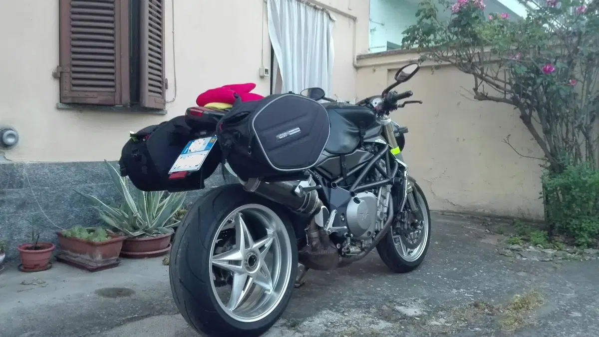 MV Agusta Brutale 750 S (2002 - 06)  (3)