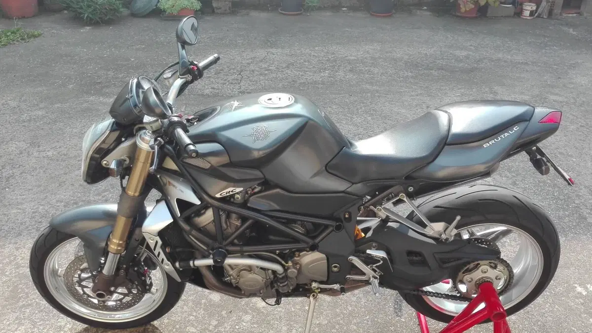 MV Agusta Brutale 750 S (2002 - 06)  (7)
