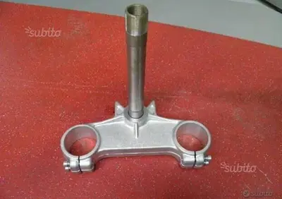 PIASTRA INF. FORCELLA APRILIA AF1 125 AP8123025 - Annuncio 8024586