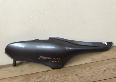 Carena post dx Honda Forza 2005 S.L - Annuncio 8030571