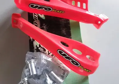 Paramani Oklahoma universali Ufo Plast - Annuncio 8033928