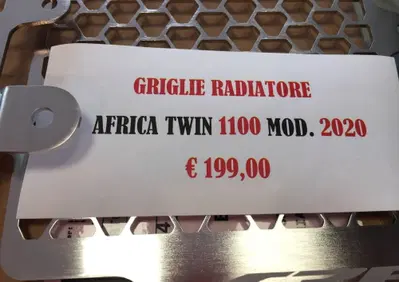 GRIGLIA RADIATORE AFRICA TWIN 1100 Honda - Annuncio 8034736