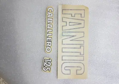SERIE ADESIVI EMBLEMI PER CABALLERO . - Annuncio 8039772