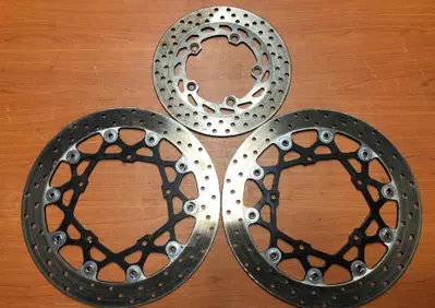 NR.3 dischi fren anteriori + posteriore Yamaha FZ1 - Annuncio 8050098