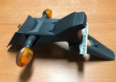 Portatarga con frecce Suzuki GSR 750 2011 - 2016 - Annuncio 8052458