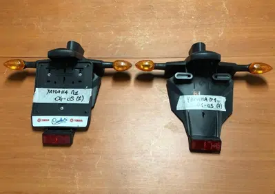 Portatarga con frecce Yamaha R1 2004 - 2005 - Annuncio 8052583