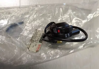 COMMUTATORE LUCI DX ORIGINALE YAMAHA XT550 - Annuncio 8071537