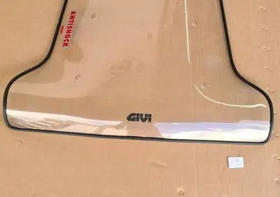 PARABREZZA UNIVERSALE Givi - Annuncio 8181050