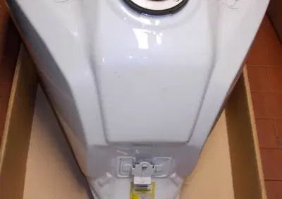 Serbatoio carburante Suzuki V-Strom - Annuncio 8182554