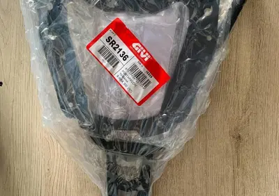 PORTAPACCHI YAMAHA X-MAX 300 Givi - Annuncio 8189470
