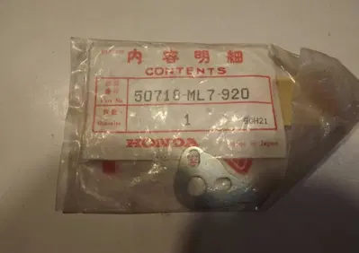 piastra arresto pedana poggiapiedi vfr750 Honda - Annuncio 8205115