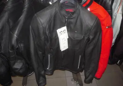GIACCA MOTO IN PELLE DA DONNA TG. 46D SPYKE - Annuncio 8208690