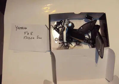 STAFFE COMPLETE ORIGINALI YAMAHA FZ 8 /FAZER 800 - Annuncio 8222873