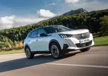 Peugeot e-2008, autonomia elettrica e comfort per tutta la famiglia [Video]