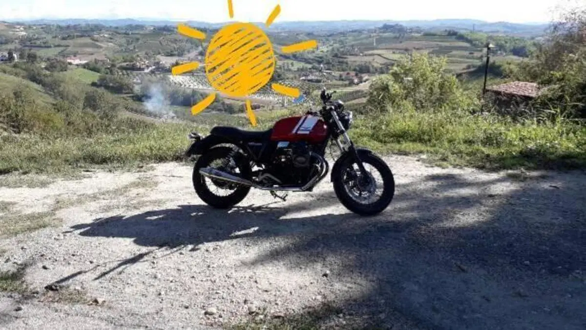 Moto Guzzi V7 II Special (2015 - 17)  (3)
