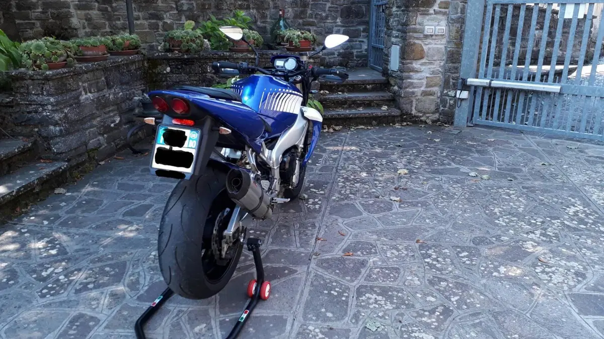 Yamaha YZF R1 (2000 - 01) 
