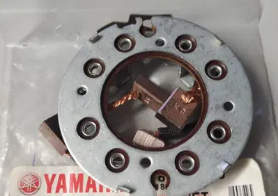 PORTASPAZZOLE ORIGINALE YAMAHA XJ550 - Annuncio 8372025