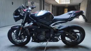 Triumph Street Triple RS (2017 - 19)  (6)