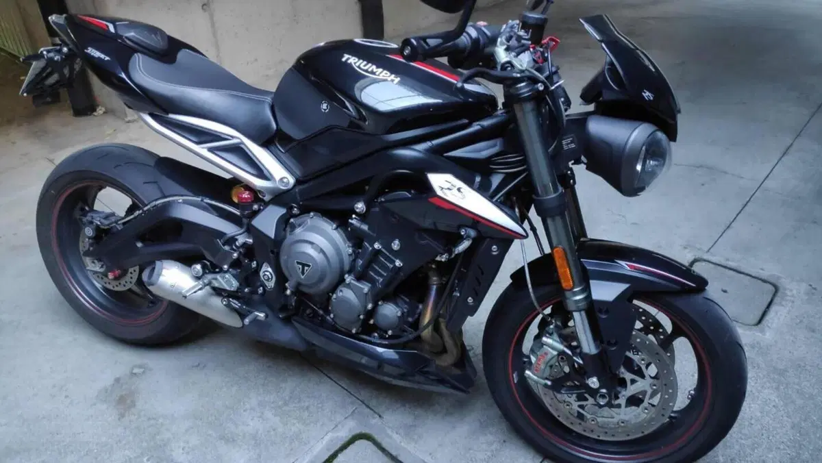 Triumph Street Triple RS (2017 - 19)  (5)
