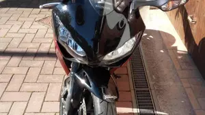 Honda CBR 1000 RR Fireblade (2008 - 11)  (4)