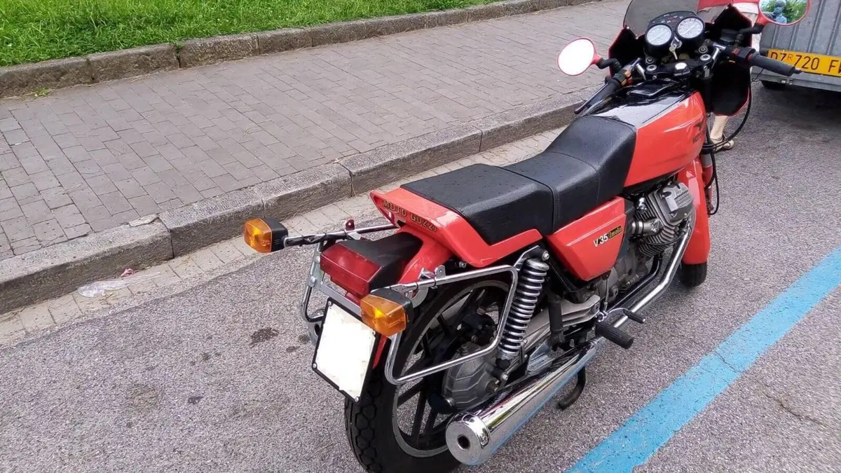 Moto Guzzi   (3)