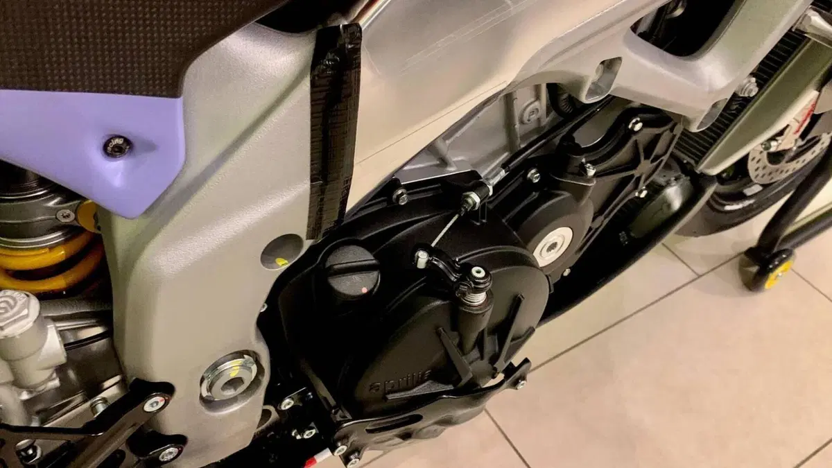 Aprilia Tuono V4 X (2020)  (3)