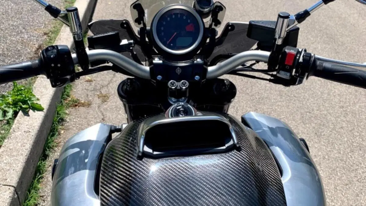 Yamaha VMAX Carbon (2015 - 16)  (7)