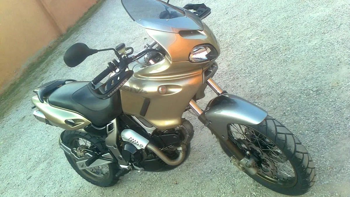 Cagiva Gran Canyon 900  (2)