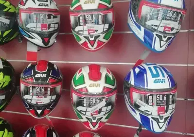 Casco integrale Givi 50.6 - Annuncio 8468198