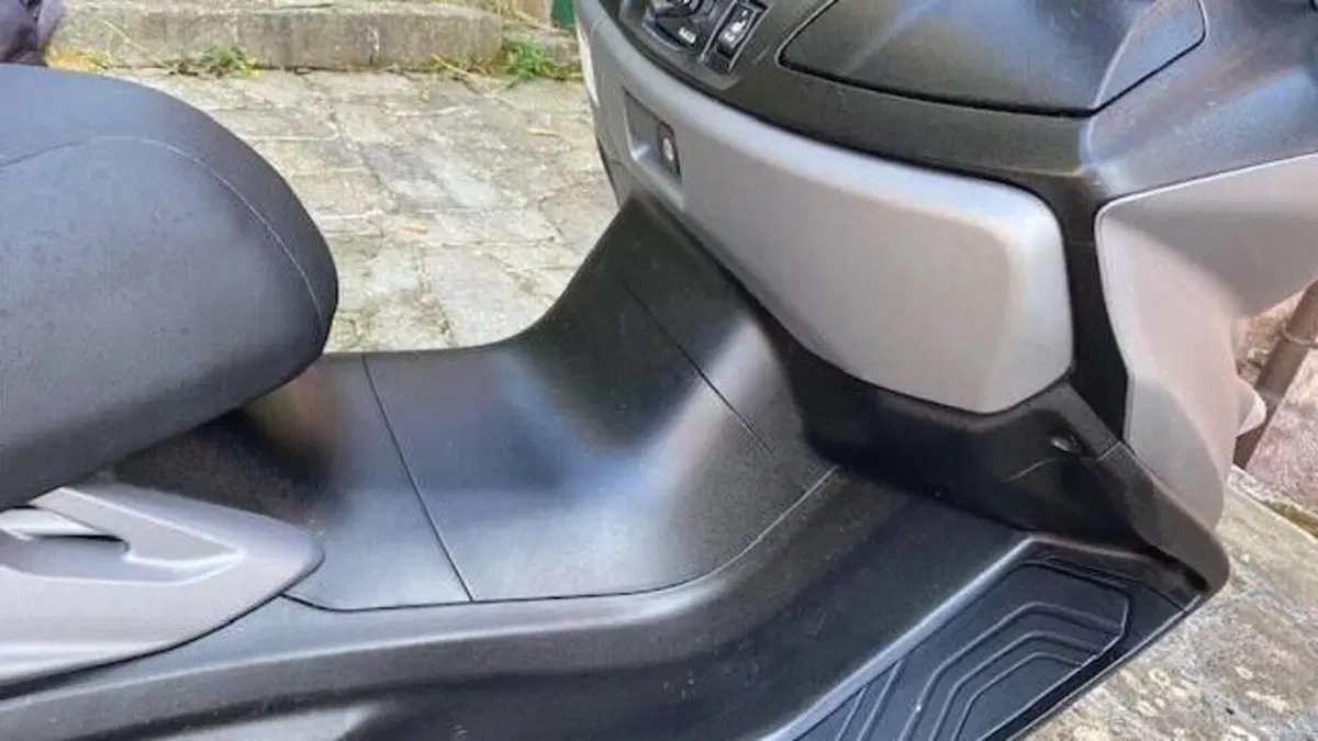 Suzuki Burgman AN 650 Executive ABS (2013 - 17)  (2)