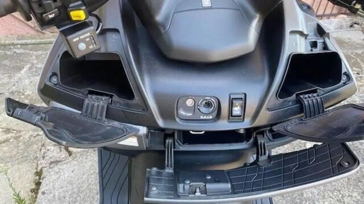 Suzuki Burgman AN 650 Executive ABS (2013 - 17)  (8)