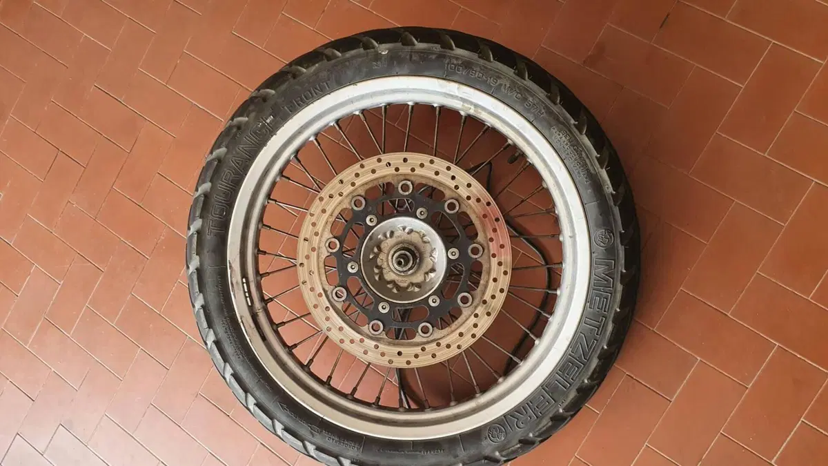 Suzuki XF 650 Freewind (1997 - 03)  (4)