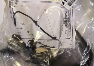 Attacchi parabrezza Piaggio Beverly 125/250 Givi - Annuncio 8505243