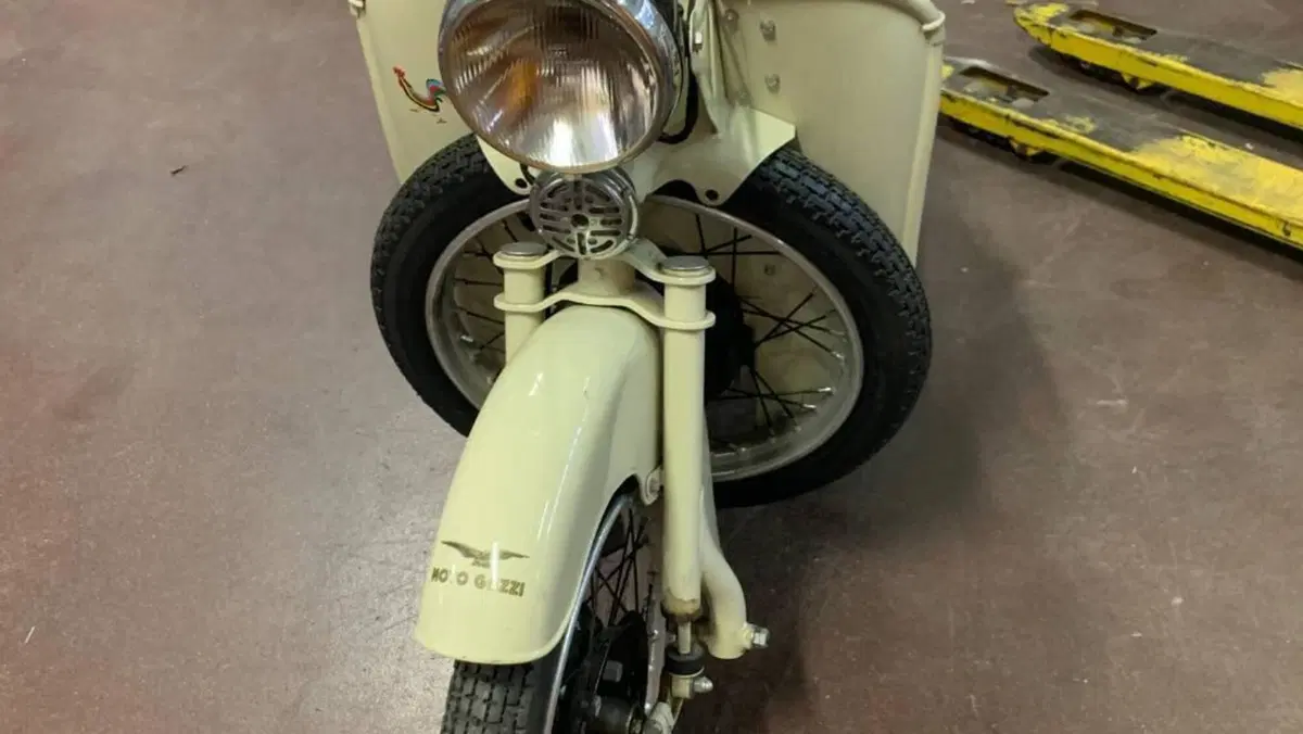Moto Guzzi   (2)