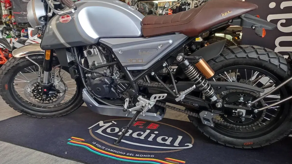 FB Mondial HPS 300 (2017 - 19)  (4)