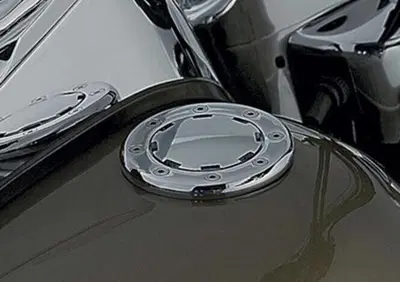 Tappo benzina Kuryakyn ventilato cromato dal 1996  - Annuncio 8550518