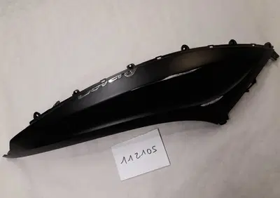 FIANCATA POSTERIORE DX PIAGGIO BEVERLY 300-350 - Annuncio 8580545